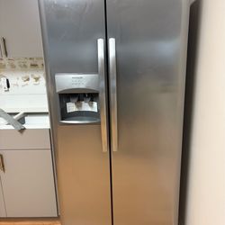 Fridgidaire stainless steel fridge
