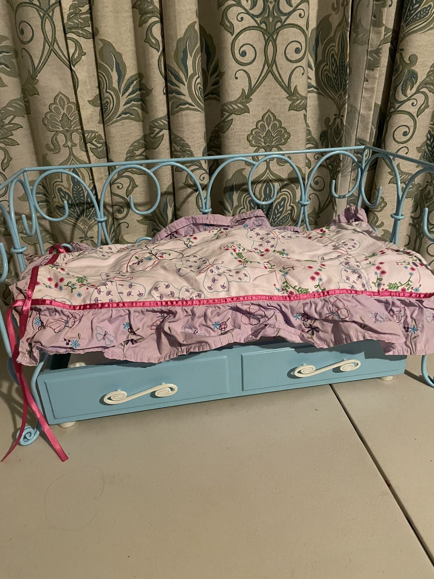 American girl day Bed 