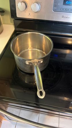 Staineless steel cooking pot. No teflon