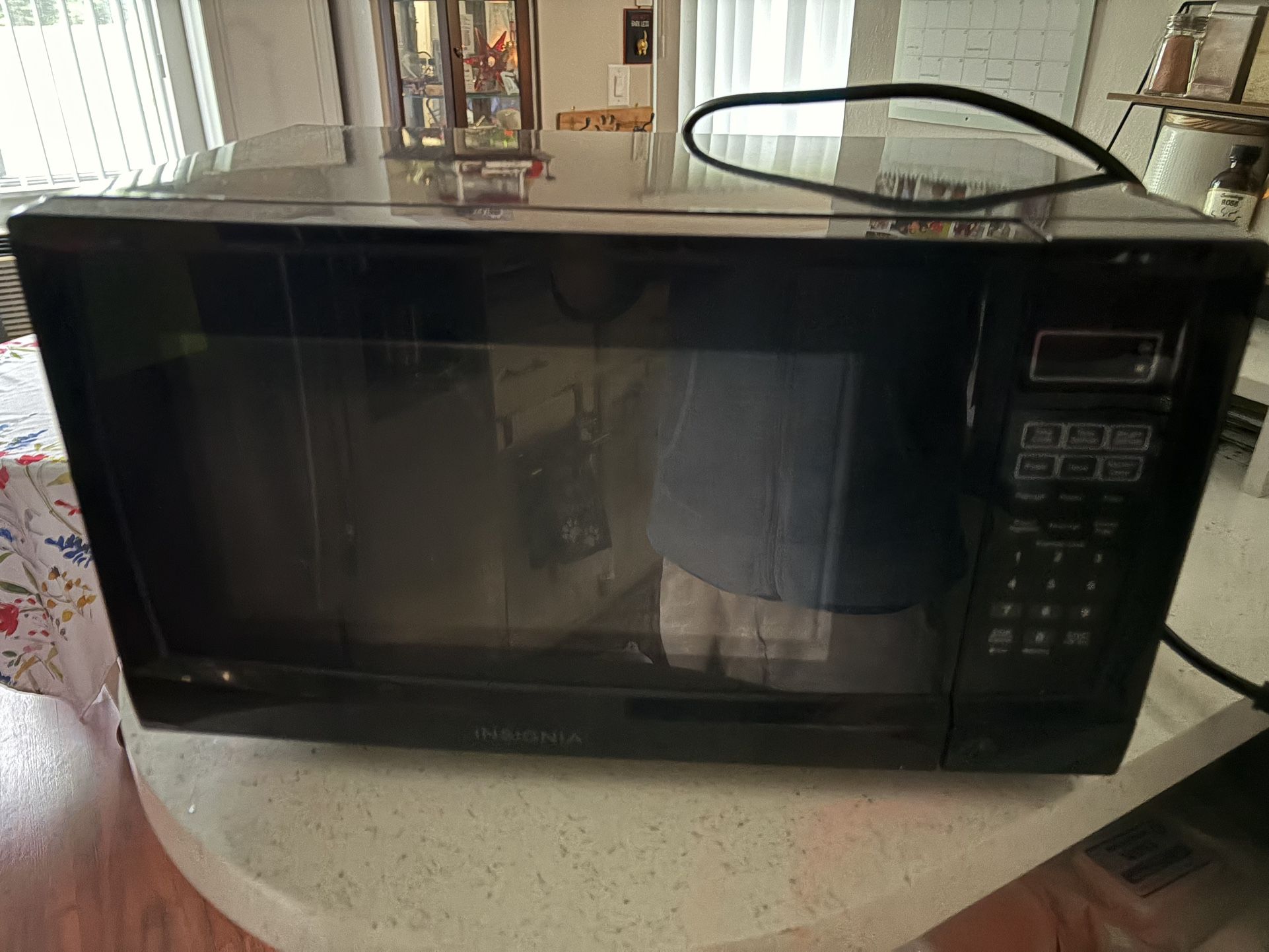 Insignia 18”x12” Microwave