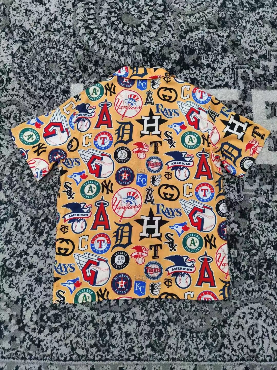 MLB™ logos bowling shirt in yellow