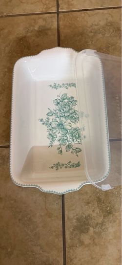 The Pioneer Woman Baking Dish with Lid / it’s big
