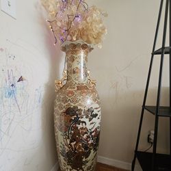 Beautiful Decorative Antique Floor Vase – Asian Style with Gold Accents