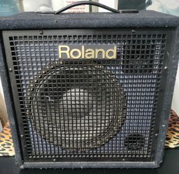 ROLAND AMPLIFIER