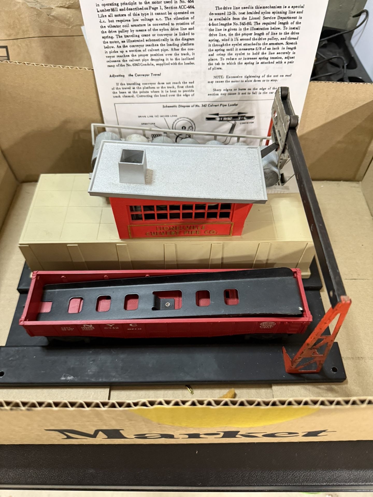 Lionel #342 Culvert Pipe Loader w/ #6342 Pipe Hauler