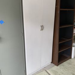 Metal Storage Cabinet Good Condition 