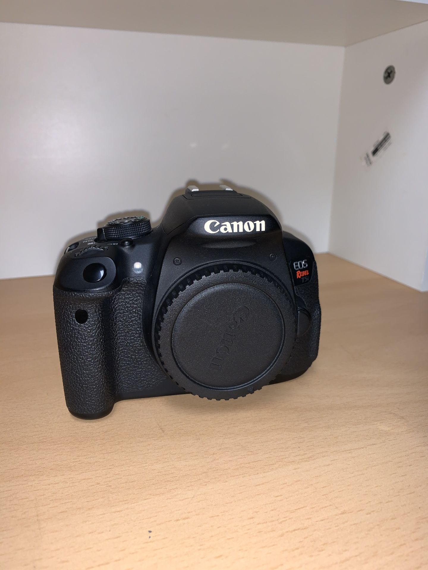 Canon T5i kit (negotiable, trying to sell ASAP)