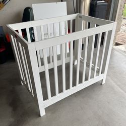 Babyletto Portable Mini Crib W/Wheels