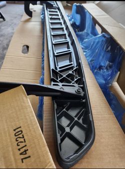 NEW  IN THE BOX!!! 4 Steel Running By V Boards Fit 2021-2023 GMC Sierra Crew Cab