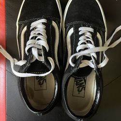 Vans black and white 