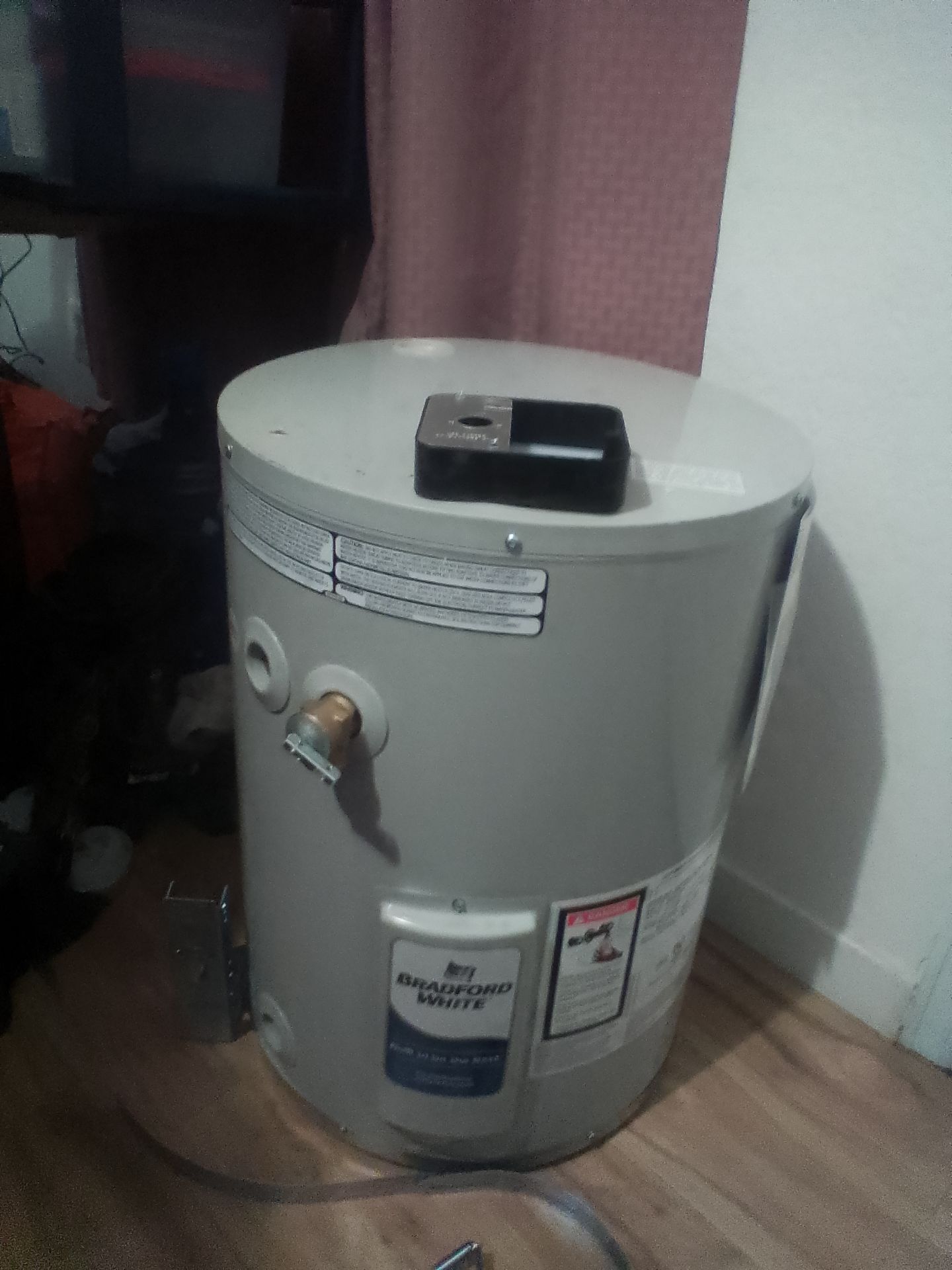 Brand new water heater never been used 19gallons
