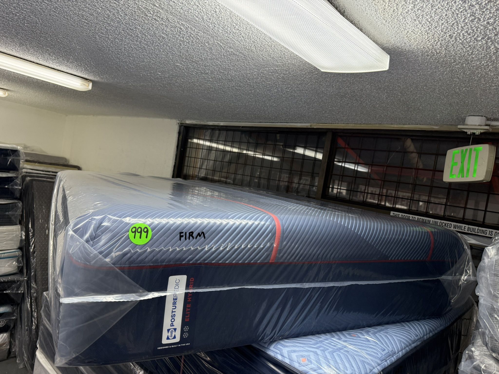 QUEEN SIZE SEALY POSTUREPEDIC ELITE HYBRID MATTRESS & BOX SPRING BED SET