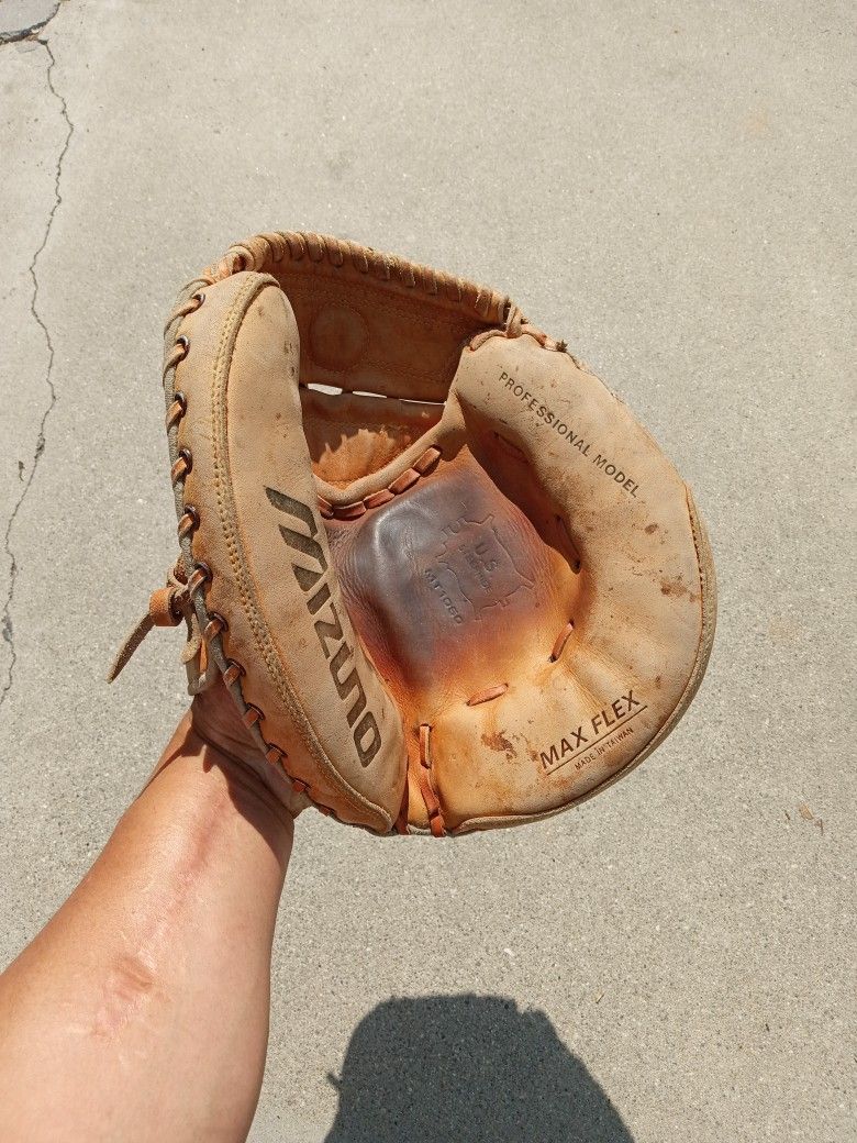 Mizuno Baseball Catcher Glove