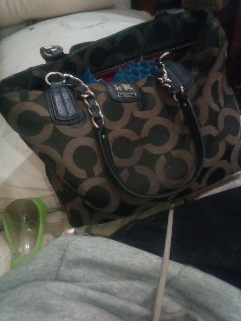 ..COACH.. DESIGHNER. PURSE