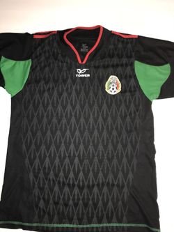 Soccer ⚽️ World Cup Jersey Shirt 🇲🇽 MEXICO-2018-Medium 🌟Same day Free shipping 🌟Pet & Smoke Free Gently Used