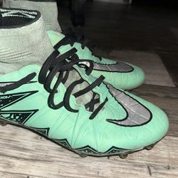 Nike soccer Hypervenom size 9