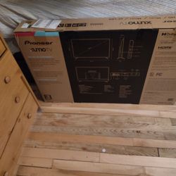 43 Inch Pioneer Tv