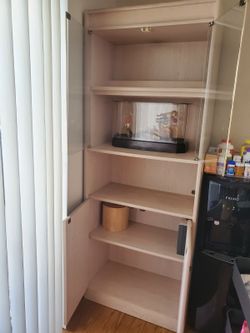 Beautiful cabinet, good quality