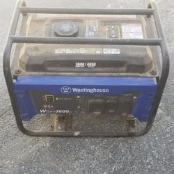 *SALE* Westinghouse 3600/4650 Peak Watt Gas Powered Portable Generator CO Sensor wheels/instructions