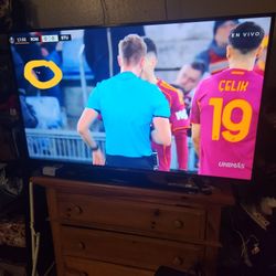 55"Samsung Smart Tv Has 2 small white spot on Screen But Working Good See Picts and has Remote 