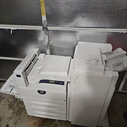 Xerox Phaser 5500 Printer and SFN-1 Finsher - As Is