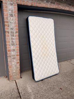Twin mattress