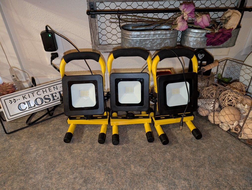 3 Rechargable Work Lights 120 V, 10 W, Lithium-Ion Battery, LED Lamp, 650 Lumens.