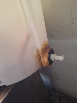 USED BAIT TANK