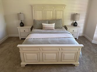 Queen Bed Frame - Wood - White