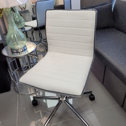 White OFFICR CHAIR / Silla Blanca. NEW IN BOX! 🔥