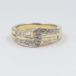 14k Gold Diamond Split Shank Ring