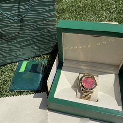 Gold And Red Date Watch 