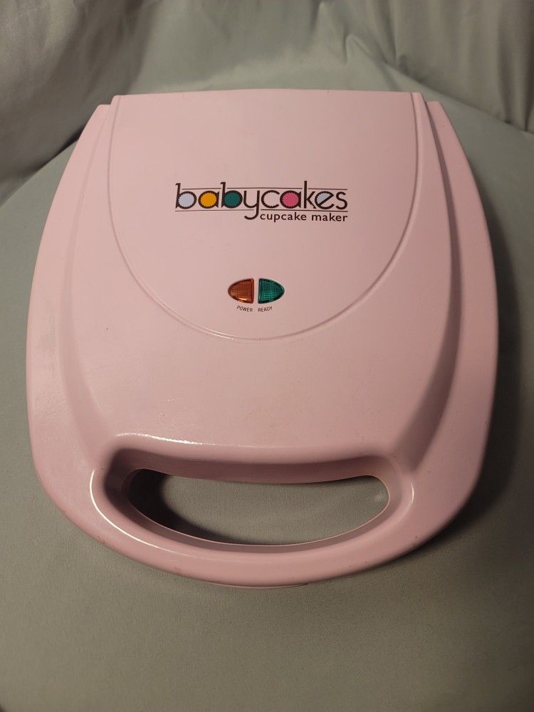 BabyCakes Cup Cake Maker - 8 Cup Cakes - Pink
