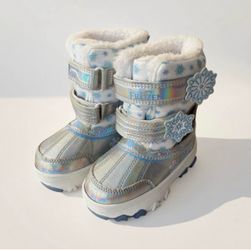 Frozen light up snow boots size6 worn for a while