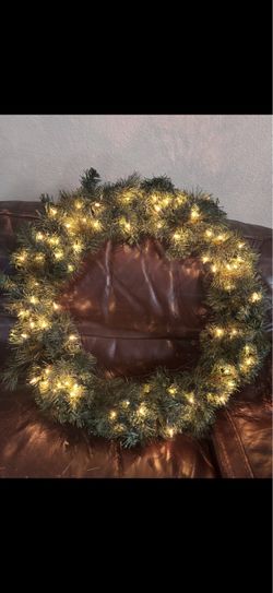 Christmas Wreath 28 by 24