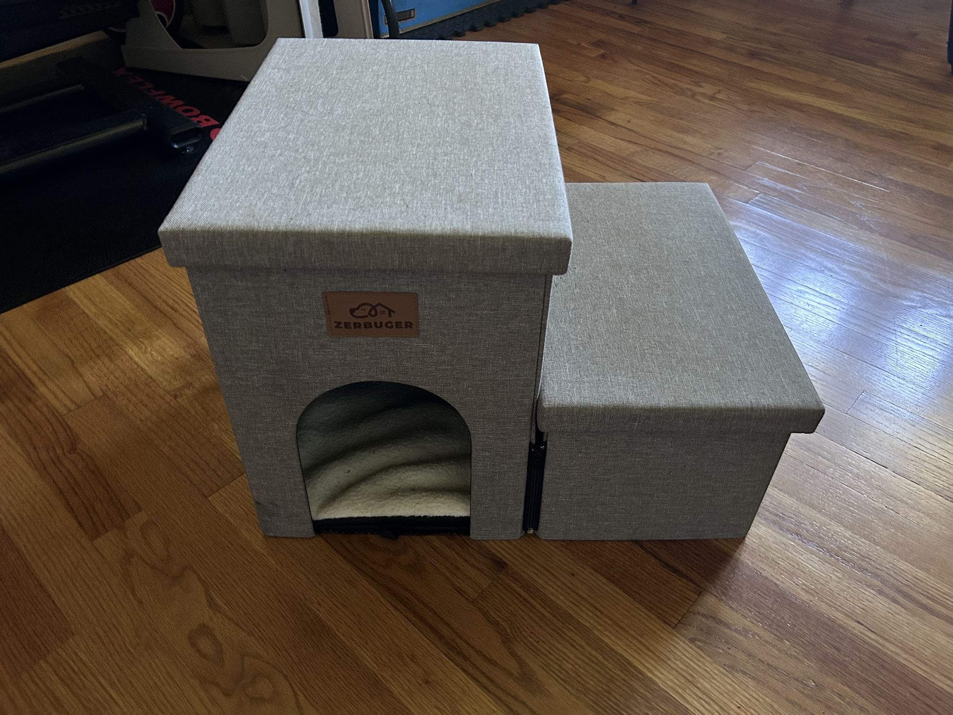 Pet Stairs/condo With Storage