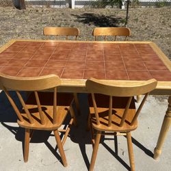 dining table and 4 chairs 