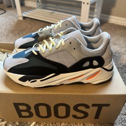 Yeezy 700 Wave Runner