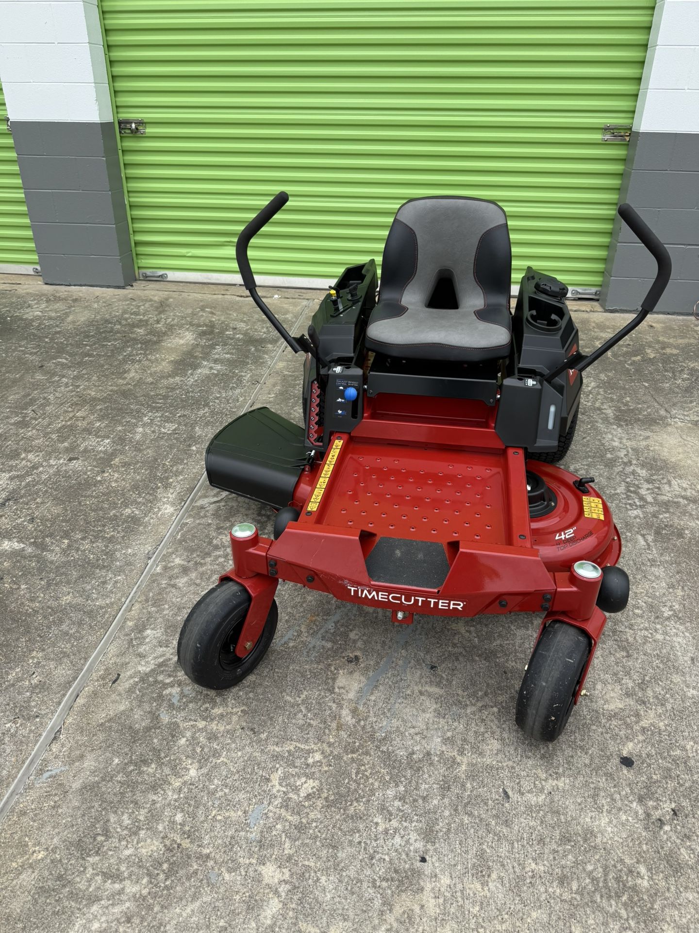 Toro TimeCutter 42-in 22 -HP V-twin Gas Zero-turn