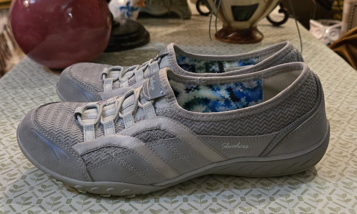 Ladies Slip On Gray Skechers