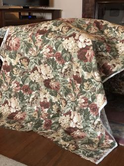 56” W ROLL OF FLORAL FABRIC BURGUNDY GREEN BEIGE STAIN RESISTANT 15 Feet