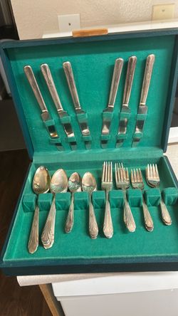 Monroe Silver Co.  Flatware Set