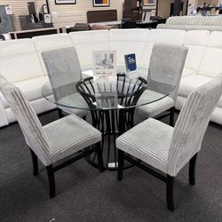 Dining Table Set. 🚚WE DELIVER🚚