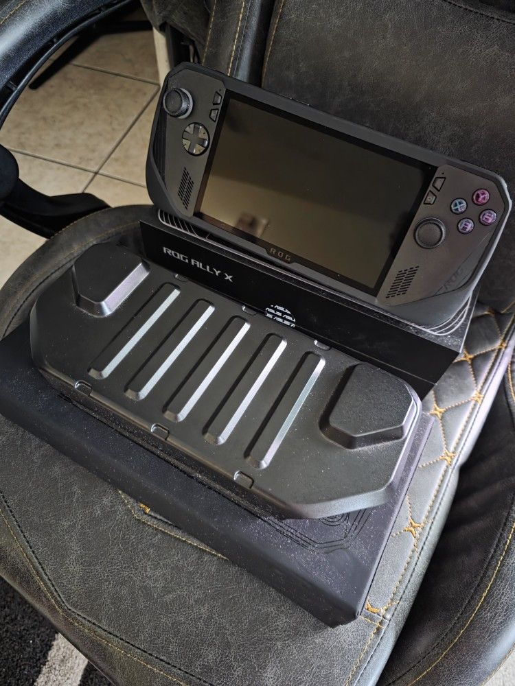 Asus Rog Ally X Handheld PC. 