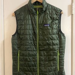 Patagonia Men’s Nano Puff Vest Small Olive Green