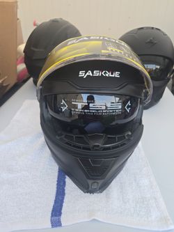 Black helmet size xxxl