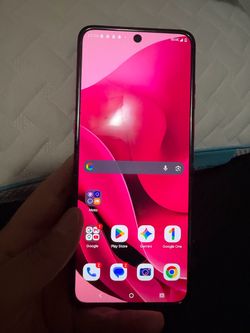 Motorola razr 2025 ultra 512GB  unlocked $600