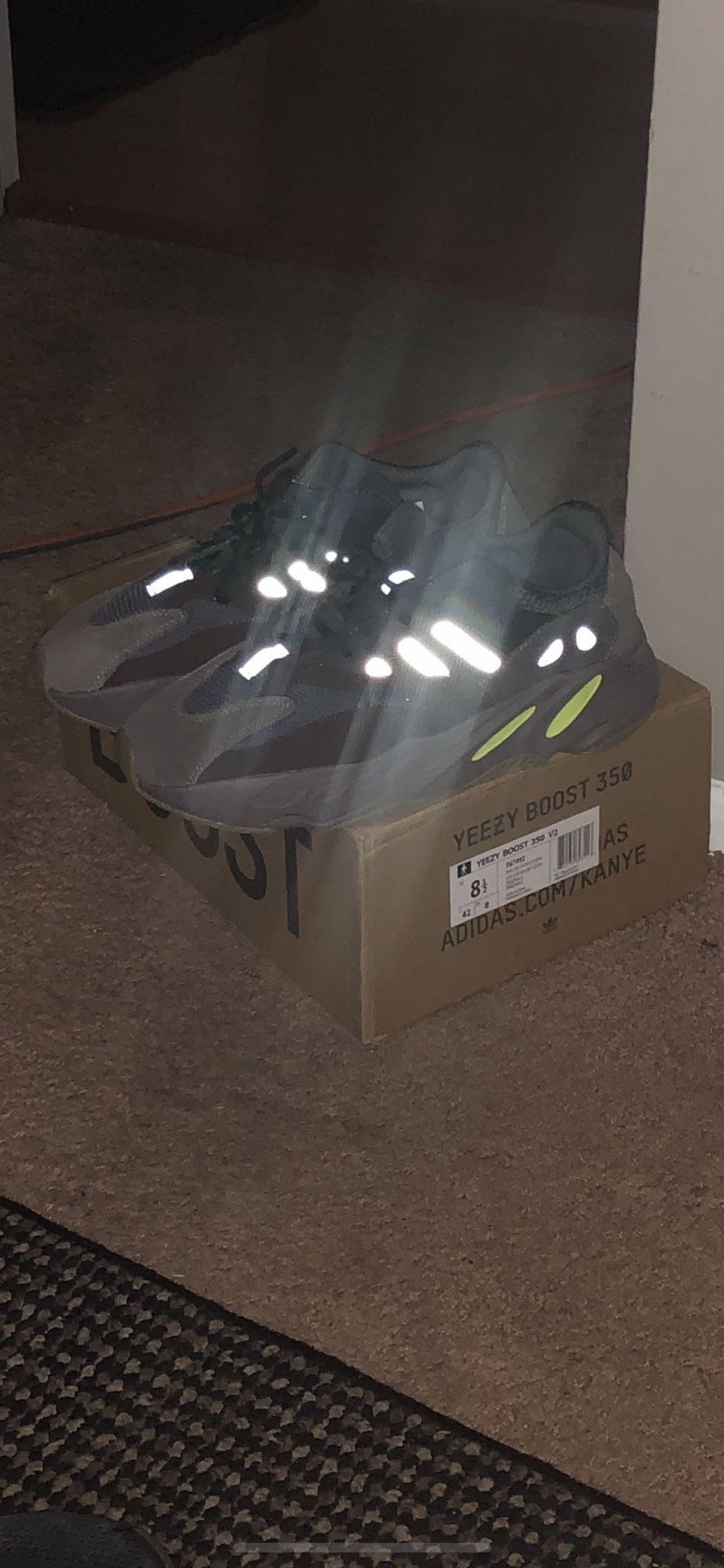 Adidas Yeezy 700 mauve size 11