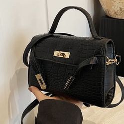 Luxury B A G
