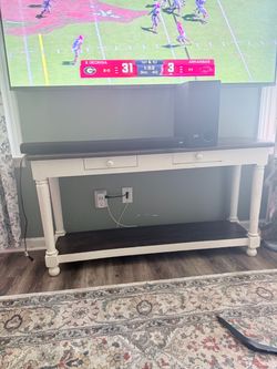 Sound bar with subwoofer